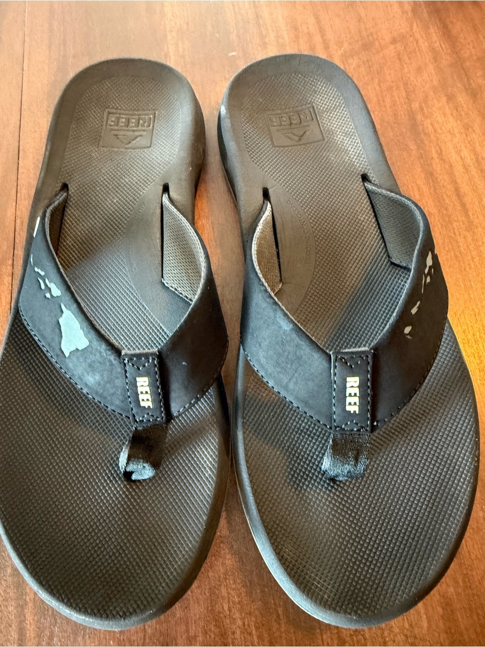 Reef Men's Black Flip-Flop Sandals with Subtle Logo